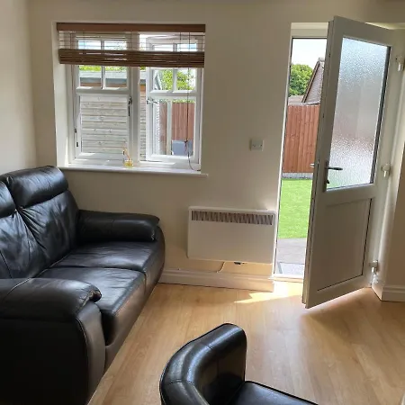 Garden Flat Near The Of Holiday home *