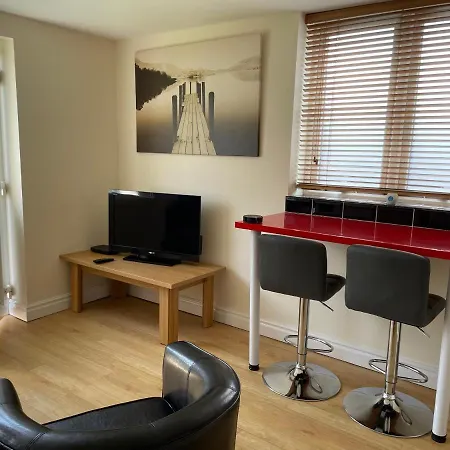 Garden Flat Near The Of York