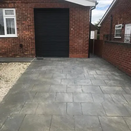 Garden Flat Near The Of Holiday home *